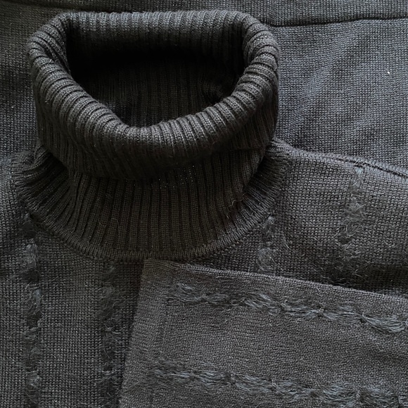 Ladies Olsen Black Merino Wool Sweater - Picture 3 of 5